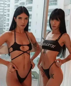 As Gêmeas Bia & Tizzy Peladas Fotos Porno Grátis